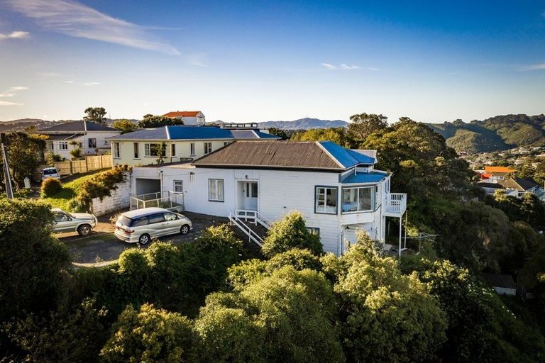 Photo of property in 108 Seatoun Heights Road, Seatoun, Wellington, 6022