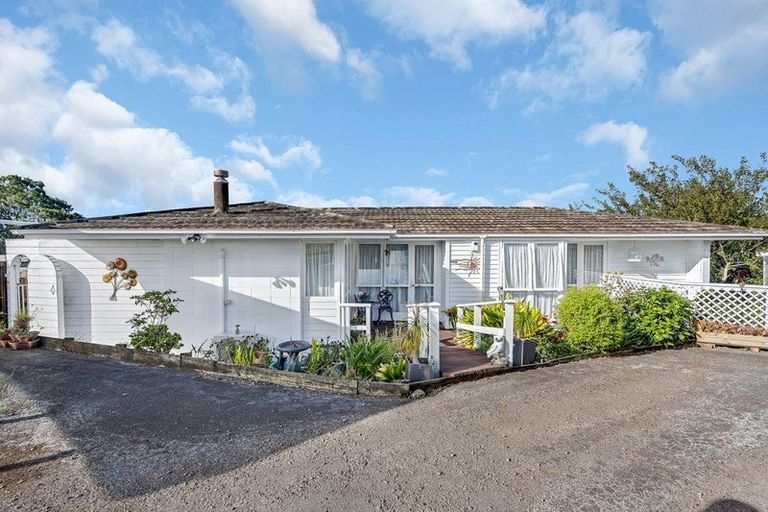 Photo of property in 3 Hamilton Drive, Waiuku, 2123
