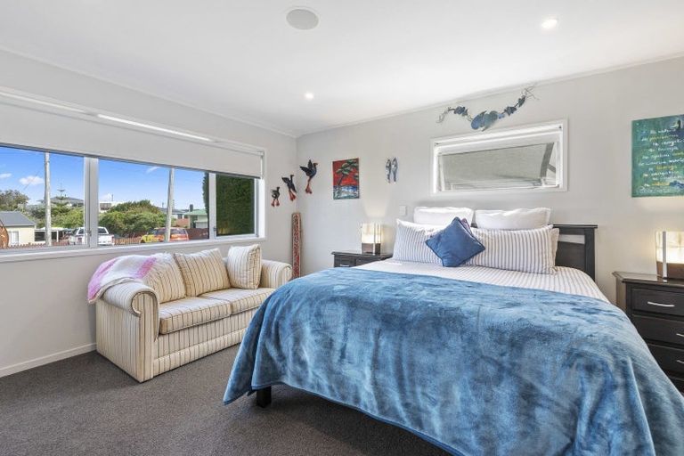 Photo of property in 18 Robbie Street, Foxton Beach, Foxton, 4815