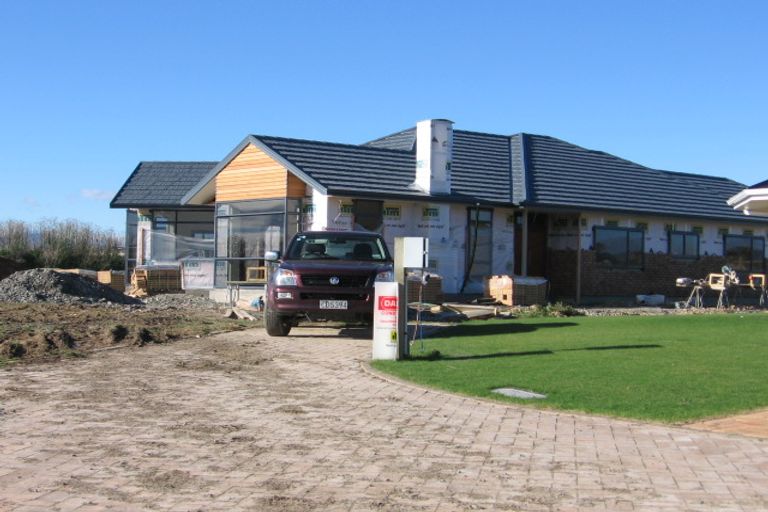 Photo of property in 8 Crabapple Close, Milson, Palmerston North, 4414