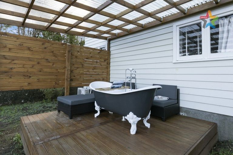 Photo of property in 35 Titiro Moana Road, Korokoro, Lower Hutt, 5012