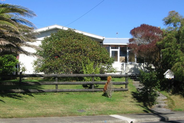 Photo of property in 46 Beazley Avenue, Paparangi, Wellington, 6037
