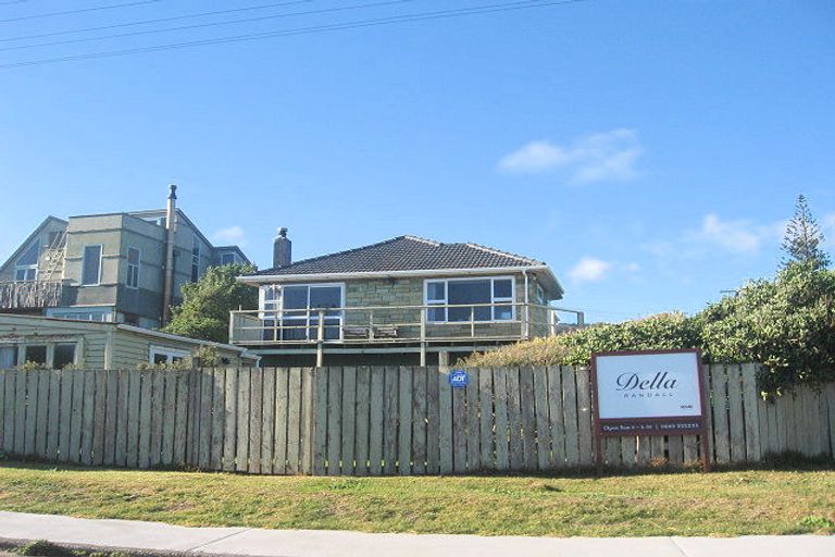Photo of property in 108 The Parade, Paekakariki, 5034