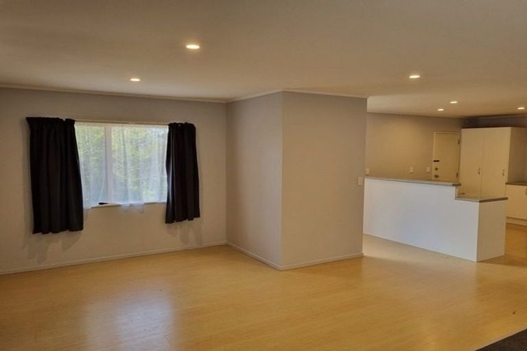 Photo of property in 49 Cyclarama Crescent, Massey, Auckland, 0614