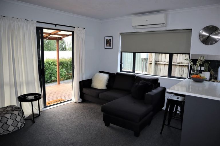 Photo of property in 10 Hinau Street, New Lynn, Auckland, 0600