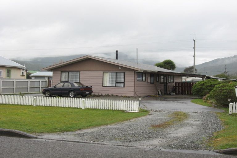 Photo of property in 15 Matai Street, Dobson, Greymouth, 7805
