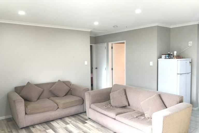 Photo of property in 4a Milton Road, Orewa, 0931