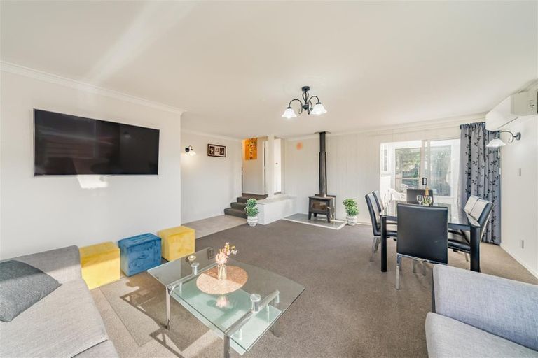 Photo of property in 21 Totara Park Road, Clouston Park, Upper Hutt, 5018
