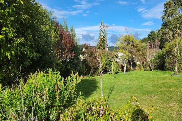 Photo of property in 1 Mckelvey Place, Tawa, Wellington, 5028