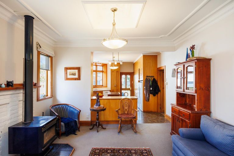 Photo of property in 15 Miro Street, Takaro, Palmerston North, 4410