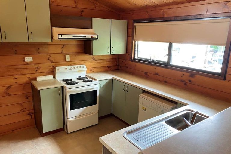 Photo of property in 2/252 Glenvar Road, Torbay, Auckland, 0630