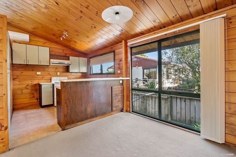 Photo of property in 2/252 Glenvar Road, Torbay, Auckland, 0630