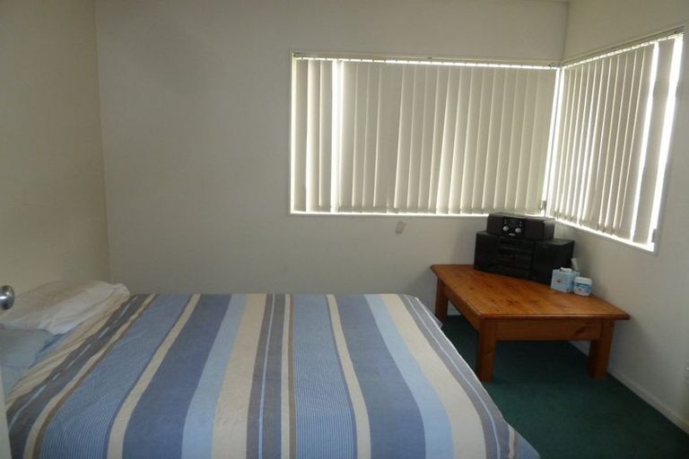 Photo of property in 31 Bronzewing Terrace, Unsworth Heights, Auckland, 0632