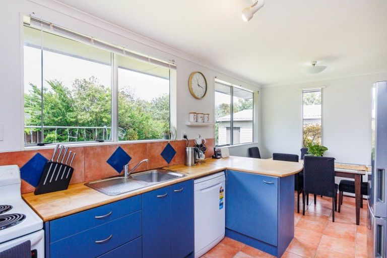 Photo of property in 24 Kowhai Street, Tokomaru, Palmerston North, 4474