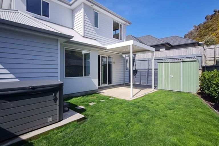 Photo of property in 16 Schooner Drive, Whitby, Porirua, 5024