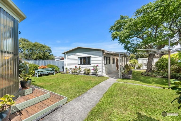 Photo of property in 71 Bell Road, Waiwhetu, Lower Hutt, 5010