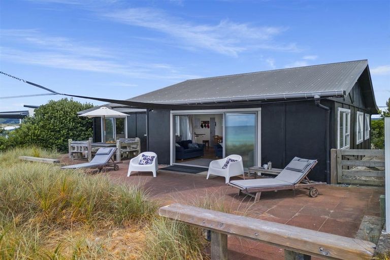 Photo of property in 175 Pukehina Parade, Pukehina, 3189