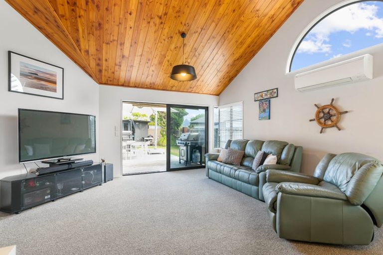 Photo of property in 2 Lake Court, Pauanui, Hikuai, 3579