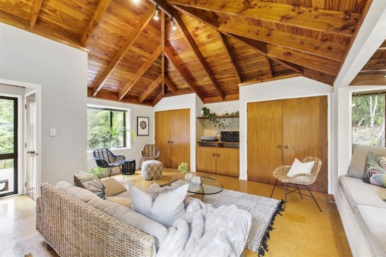 Photo of property in 2 Menear Lane, Hillcrest, Auckland, 0627