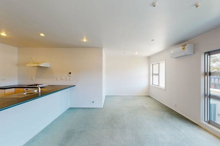 Photo of property in 22/8 Girton Terrace, Mount Cook, Wellington, 6021