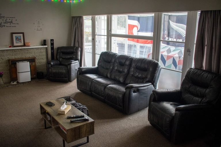 Photo of property in 29 Shackleton Grove, Stokes Valley, Lower Hutt, 5019