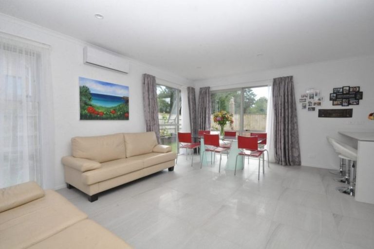 Photo of property in 24 Arthur Rolfe Lane, Swanson, Auckland, 0614