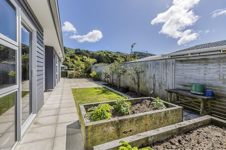 Photo of property in 9 Davies Street, Tawa, Wellington, 5028