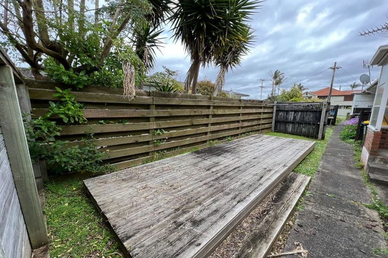 Photo of property in 2/17 Saltburn Road, Milford, Auckland, 0620