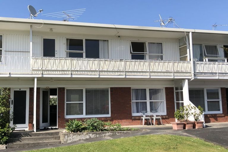 Photo of property in 8/40 Vauxhall Road, Devonport, Auckland, 0624