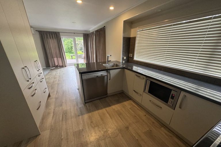 Photo of property in 14 Bellfield Road, Opaheke, Papakura, 2113