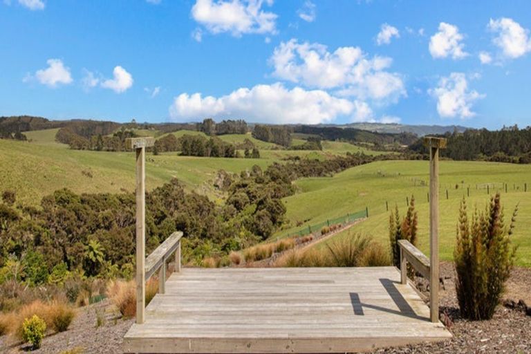 Photo of property in 913 Purerua Road, Te Tii, Kerikeri, 0294