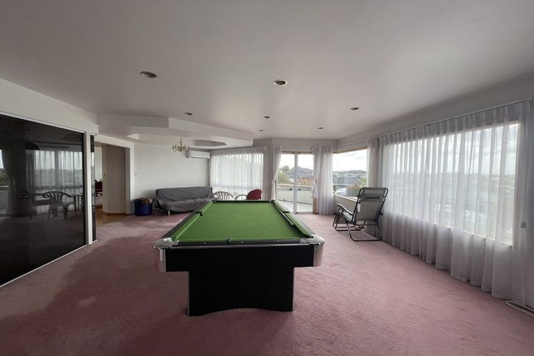 Photo of property in 19 Calypso Place, Rothesay Bay, Auckland, 0630