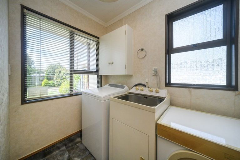 Photo of property in 16 Ashford Avenue, Hokowhitu, Palmerston North, 4410