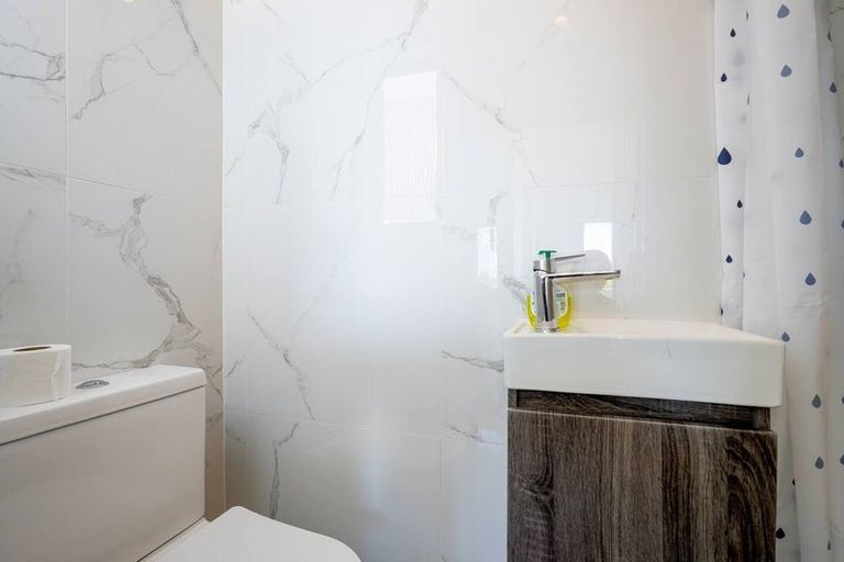 Photo of property in 2/172 Clovelly Road, Bucklands Beach, Auckland, 2012