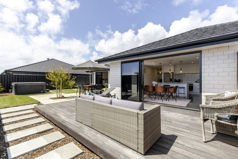 Photo of property in 247 Huatoki Street, Upper Vogeltown, New Plymouth, 4310