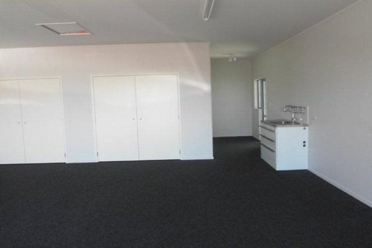 Photo of property in 26 Dartmoor Avenue, Westown, New Plymouth, 4310