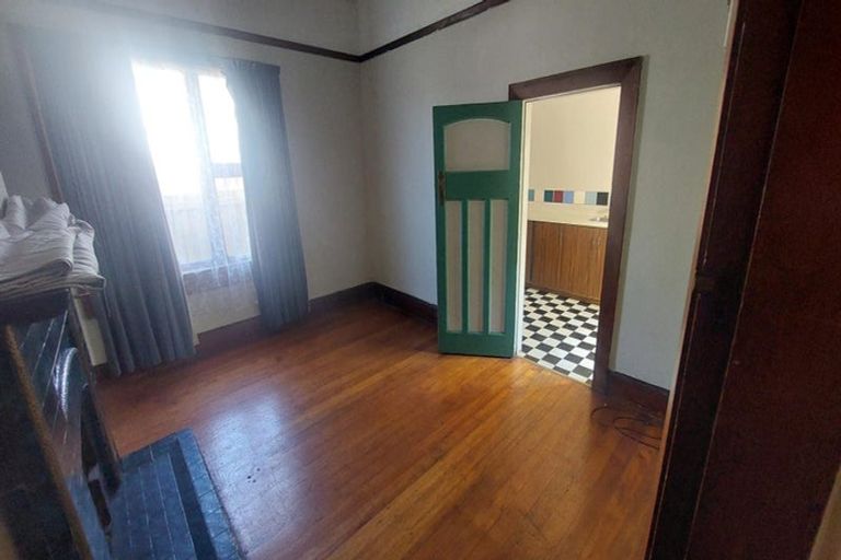 Photo of property in 27 Lincoln Road, Hillmorton, Christchurch, 8024