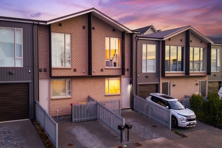 Photo of property in 75 Roundel Crescent, Whenuapai, Auckland, 0618