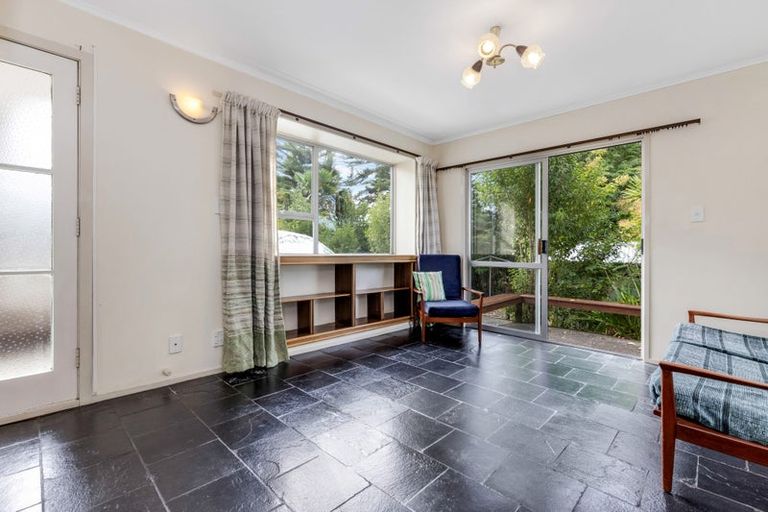 Photo of property in 102 Glendale Road, Glen Eden, Auckland, 0602