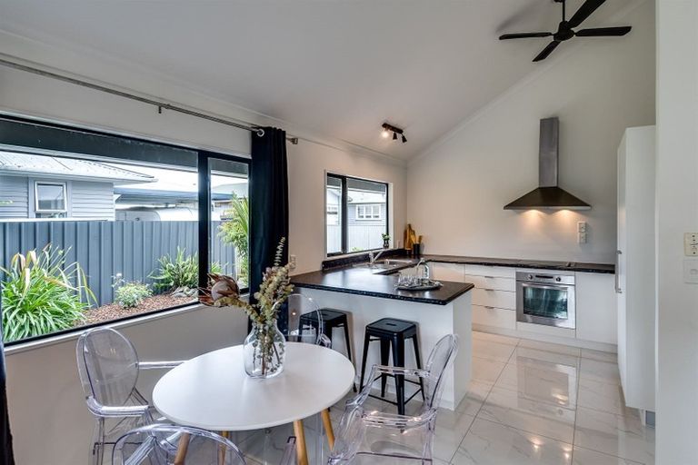 Photo of property in 44a Warwick Crescent, Taradale, Napier, 4112