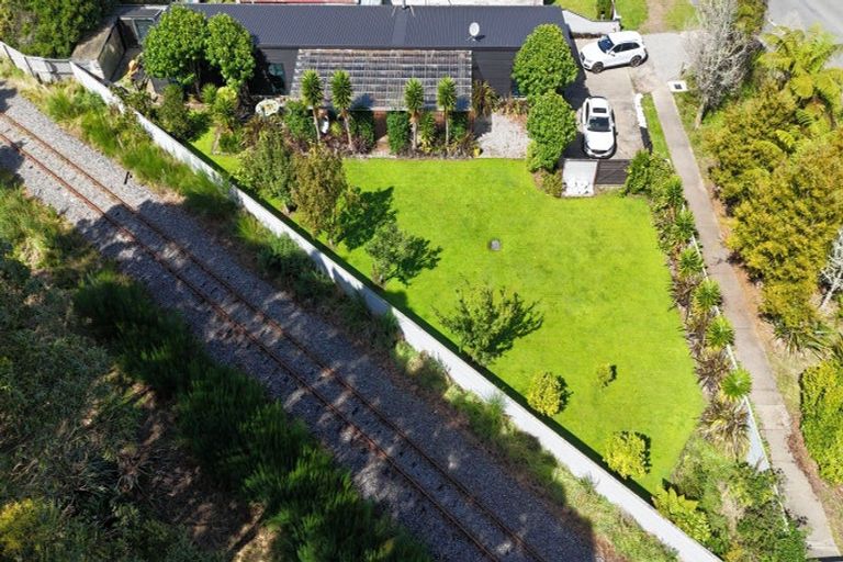 Photo of property in 1a Menzies Street, Westport, 7825