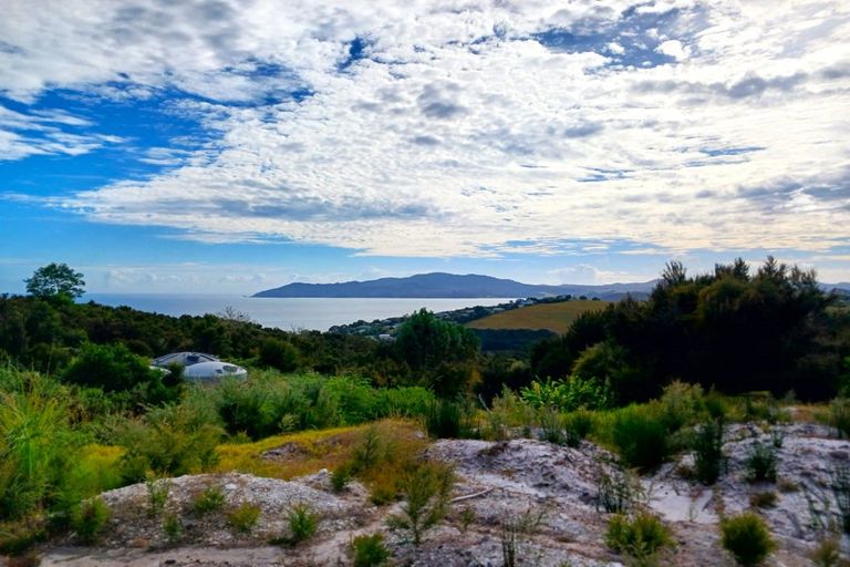 Photo of property in 104 Stratford Drive, Cable Bay, 0420