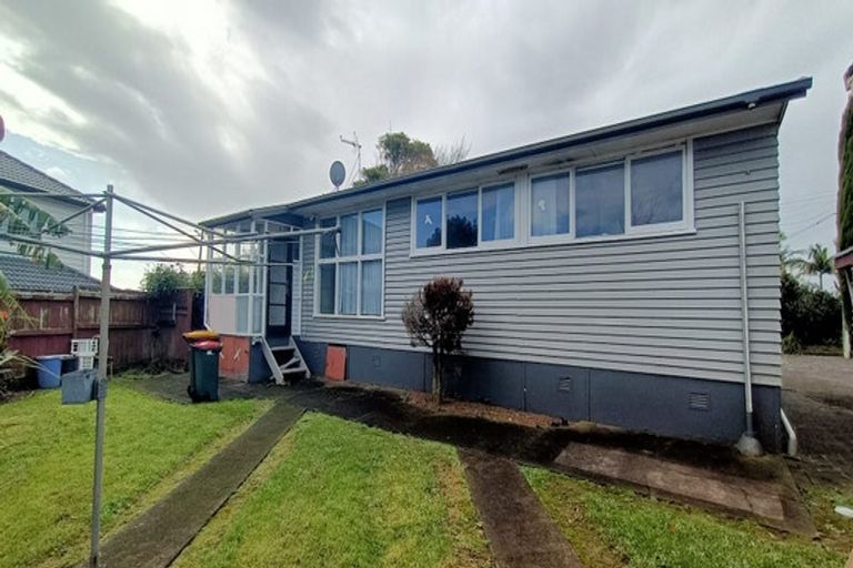 Photo of property in 2/12 Olive Crescent, Papatoetoe, Auckland, 2025