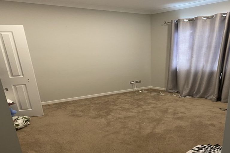 Photo of property in 2 Creggan Crescent, Flat Bush, Auckland, 2019
