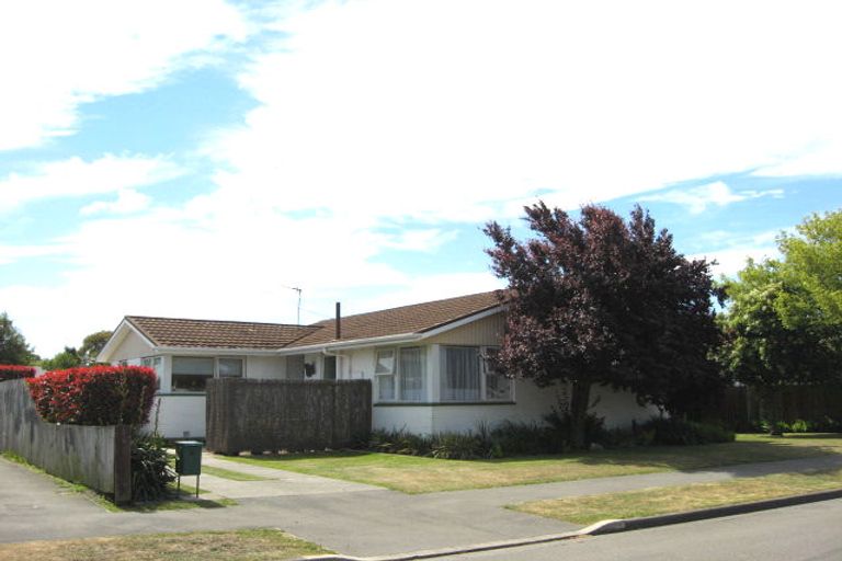 Photo of property in 4 Karlaw Place, Parklands, Christchurch, 8083