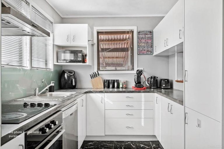 Photo of property in 64 Hyperion Drive, Randwick Park, Auckland, 2105