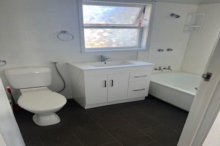 Photo of property in 1/6 Hart Road, Hauraki, Auckland, 0622