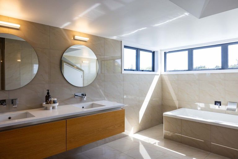 Photo of property in 36 Napier Street, Jervoistown, Napier, 4112