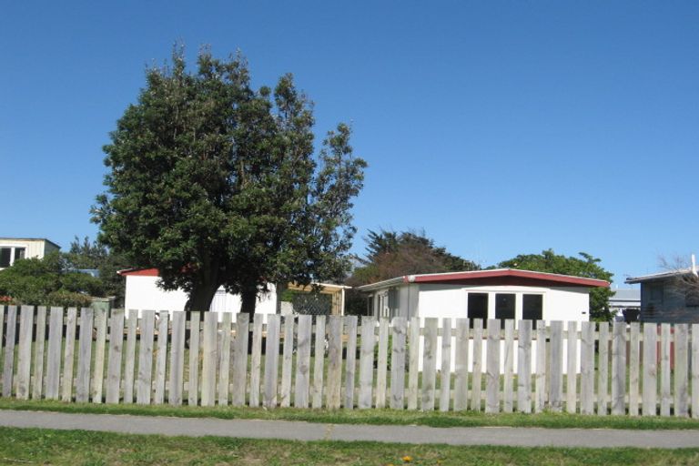 Photo of property in 61 Koputara Road, Himatangi Beach, Foxton, 4891