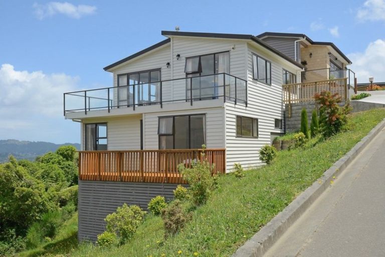 Photo of property in 15 Swain Grove, Riverstone Terraces, Upper Hutt, 5018